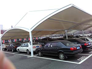 鋼膜結(jié)構(gòu)車棚特點，怪不得越來越多人選擇！(圖文)