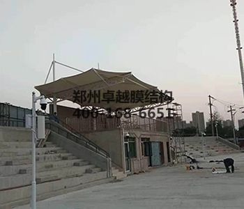 平?jīng)?font color='red'>膜結(jié)構(gòu)看臺</font>【平?jīng)龃髮W(xué)等】設(shè)計(jì)施工案例