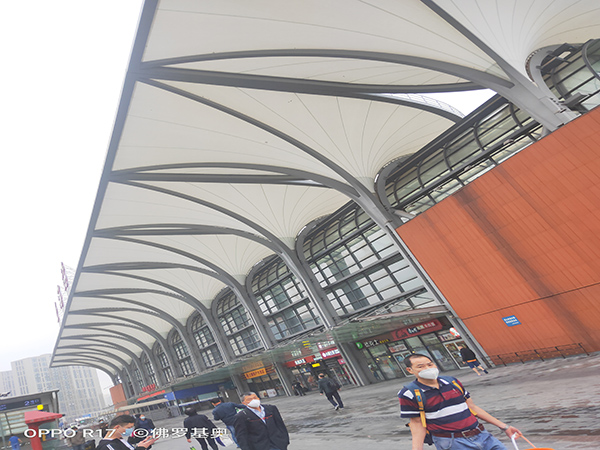 【PTFE膜結(jié)構(gòu)】上?；疖?chē)站膜結(jié)構(gòu)頂蓋