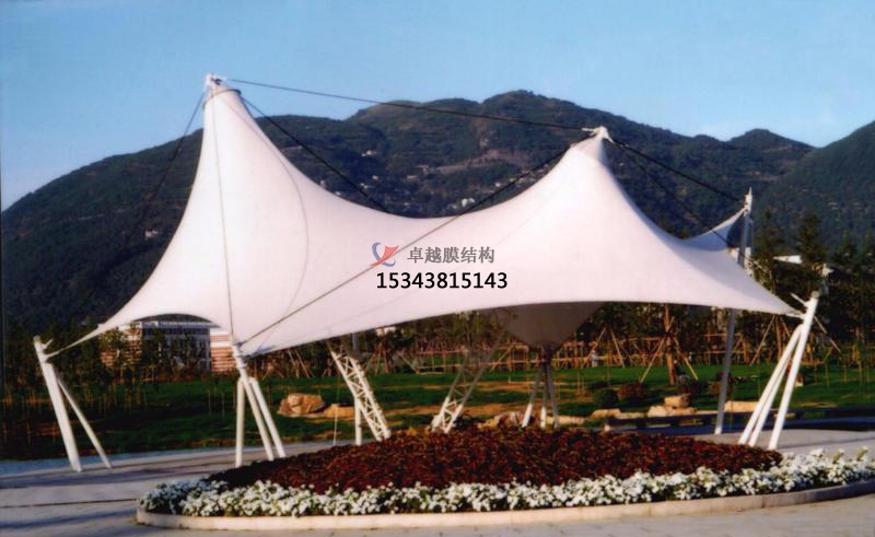 白山景觀膜結(jié)構遮陽棚