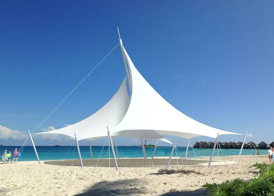 校園膜結(jié)構(gòu)體育看臺，耐用是王道，實惠是關(guān)鍵