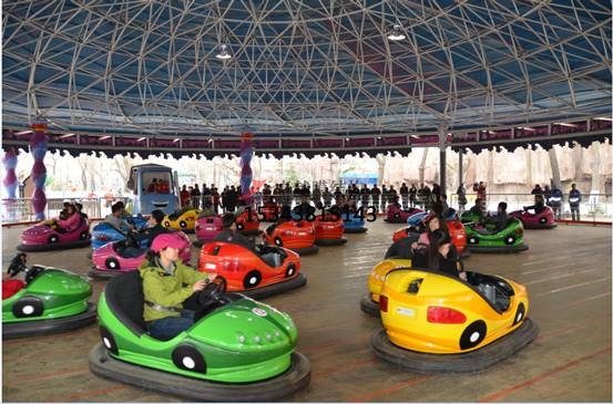 濮陽景區(qū)極限旱滑游樂場(chǎng)彩色張拉膜銷售