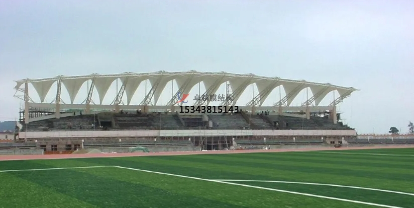 荊門(mén)學(xué)校膜結(jié)構(gòu)看臺(tái)——荊門(mén)膜結(jié)構(gòu)公司專業(yè)廠家