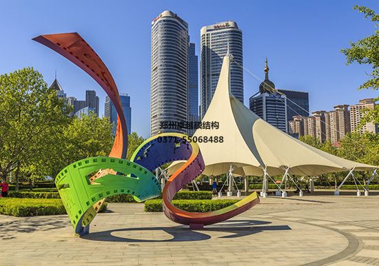 膜結(jié)構(gòu)地下車庫入口的優(yōu)勢(shì)與特點(diǎn)